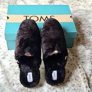 TOMS slippers